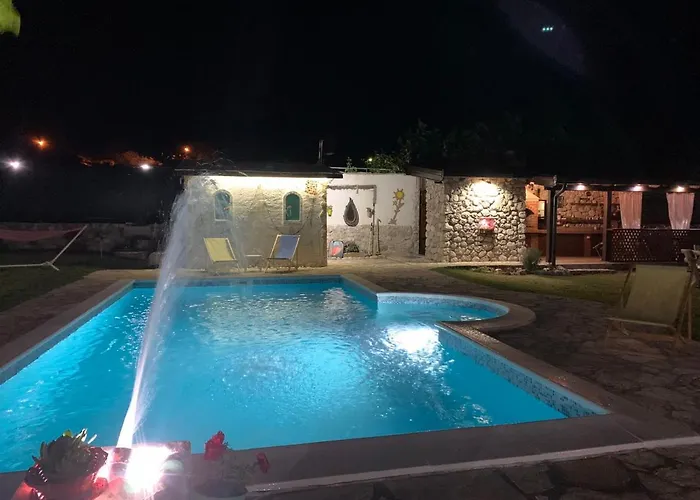 Villa Silent Village With Swimming Pool *