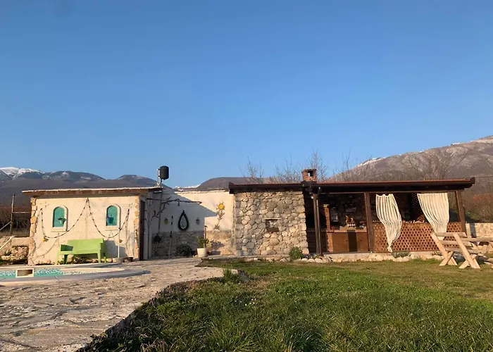 Silent Village With Swimming Pool וילה מוסטר