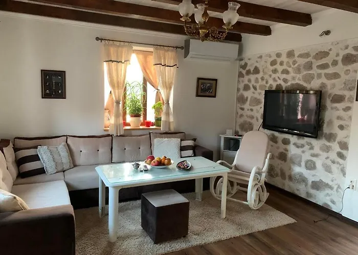 Villa Silent Village With Swimming Pool *