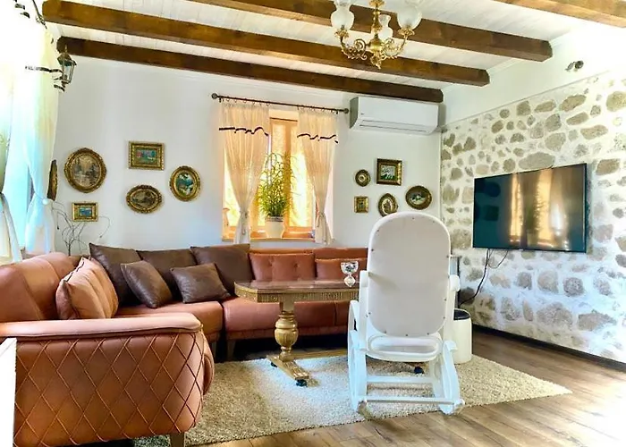 Silent Village With Swimming Pool Mostar